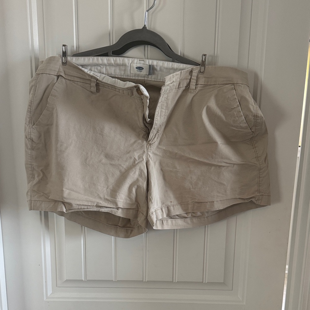 Old Navy Women's Tan Bermudas